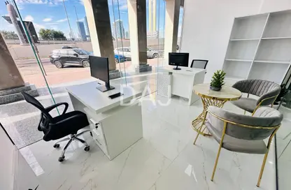 Office Space - Studio - 1 Bathroom for rent in Al Karama - Dubai