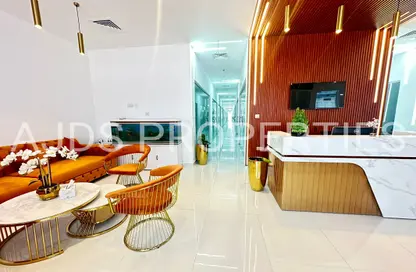 Office Space - Studio - 1 Bathroom for rent in Red Avenue - Al Garhoud - Dubai