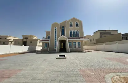 Villa - 7+ Bedrooms - 7+ Bathrooms for rent in Shakhbout City - Abu Dhabi