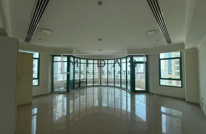 Apartment - 3 Bedrooms - 4 Bathrooms for rent in Marina Crown - Dubai Marina - Dubai