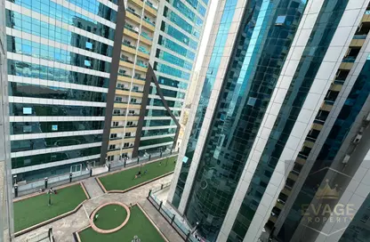 شقة - غرفة نوم - 2 حمامات للبيع في أورينت تاور 1 - أورينت تاور - البستان - عجمان
