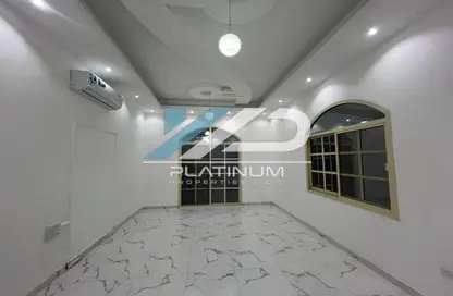 Kitchen image for: Villa - 5 Bedrooms - 7 Bathrooms for rent in Al Mowaihat 3 - Al Mowaihat - Ajman, Image 1
