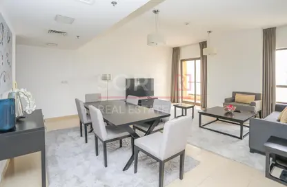 Living / Dining Room image for: Apartment - 1 Bedroom - 2 Bathrooms for rent in Shams 1 - Shams - Jumeirah Beach Residence - Dubai, Image 1