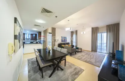 Living / Dining Room image for: Apartment - 1 Bedroom - 2 Bathrooms for sale in Shams 1 - Shams - Jumeirah Beach Residence - Dubai, Image 1