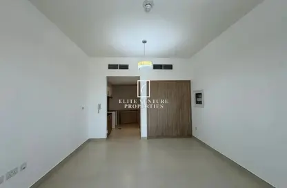 Apartment - Studio - 1 Bathroom for rent in The Hillgate Tower B - The Hillgate - Dubai Silicon Oasis - Dubai