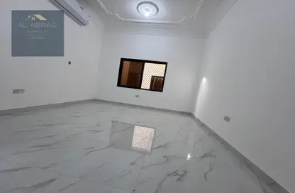 شقة - 1 حمام للايجار في شارع الوحدة - الوحدة - أبوظبي