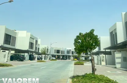 Villa - 3 Bedrooms - 4 Bathrooms for rent in Juniper - Damac Hills 2 - Dubai