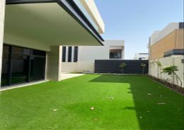 Garden image for: Villa - 4 bedrooms - 6 bathrooms for rent in West Yas - Yas Island - Abu Dhabi, Image 1