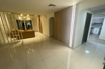 شقة - 2 غرف نوم - 3 حمامات للايجار في البرج الأسباني - مدينة دبي الرياضية - دبي