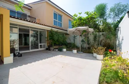Villa - 5 Bedrooms - 6 Bathrooms for rent in Umm Suqeim 1 - Umm Suqeim - Dubai