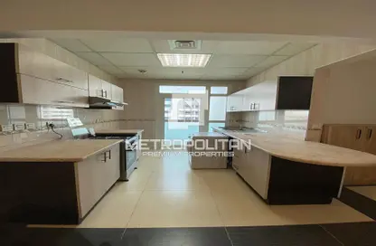 Kitchen image for: Apartment - 2 Bedrooms - 3 Bathrooms for sale in Zenith A1 Tower - Zenith Towers - Dubai Sports City - Dubai, Image 1