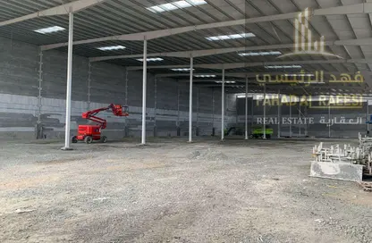 مستودع - استوديو - 4 حمامات للايجار في أم الثعوب - أم القيوين