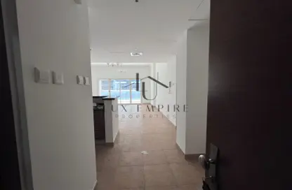 Apartment - 2 Bedrooms - 3 Bathrooms for rent in Golf View Residence - Dubai Sports City - Dubai