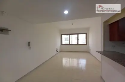 Empty Room image for: Apartment - 1 Bedroom - 1 Bathroom for rent in Tourist Club Area - Abu Dhabi, Image 1