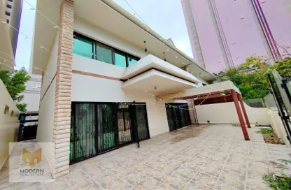 Villa - 4 Bedrooms - 5 Bathrooms for rent in Cornich Al Khalidiya - Al Khalidiya - Abu Dhabi
