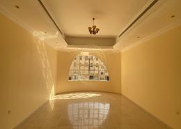 Villa - 4 bedrooms - 5 bathrooms for rent in Al Dafeinah - Asharej - Al Ain