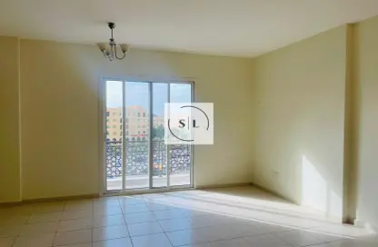 Apartment - 1 Bathroom for rent in X16 - England Cluster - International City - Dubai