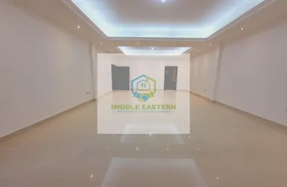 Apartment - 4 Bedrooms - 5 Bathrooms for rent in Khalifa Park - Eastern Road - Abu Dhabi