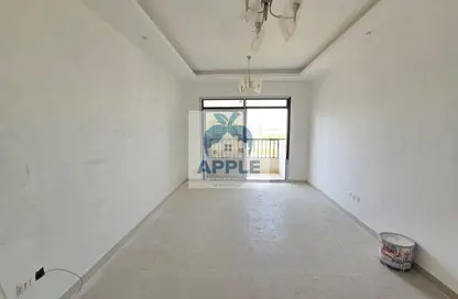 شقة - 2 غرف نوم - 3 حمامات للايجار في الزاهية - تجارية مويلح - الشارقة