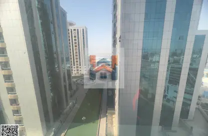 شقة - غرفة نوم - 2 حمامات للايجار في أورينت تاور 1 - أورينت تاور - البستان - عجمان