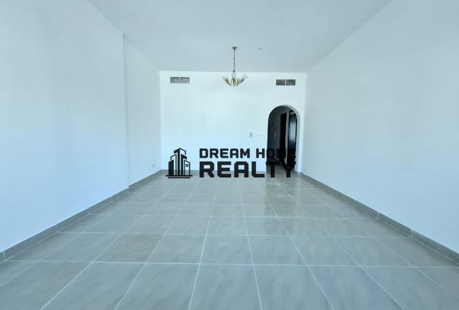 14220105 - Property Image 2