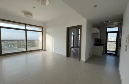 شقة - غرفة نوم - 2 حمامات للايجار في 02 زد - طراز إنجليزي - المدينة الدولية - دبي