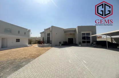 Villa - 3 Bedrooms - 4 Bathrooms for rent in Al Aweer 1 - Al Aweer - Dubai