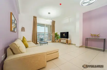 صورة لـ غرفة المعيشة شقة - غرفة نوم - 1 حمام للايجار في تلال الخيل - دبي ، صورة رقم 1