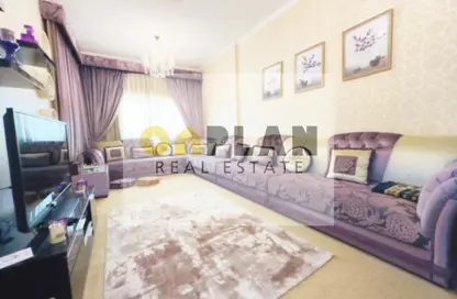 Apartment - 2 Bedrooms - 3 Bathrooms for sale in Mazaya 27 - Queue Point - Dubai Land - Dubai
