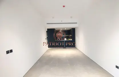 شقة - غرفة نوم - 2 حمامات للايجار في مبني س ه 1 - منطقة 14 - قرية جميرا الدائرية - دبي