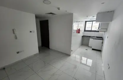 شقة - غرفة نوم - 1 حمام للايجار في المرحلة 2 - الفرجان - دبي شقة - غرفة نوم - 1 حمام للايجار في المرحلة 2 - الفرجان - دبي