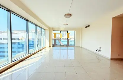 Apartment - 4 Bedrooms - 4 Bathrooms for rent in Silver Sands 2 - Mankhool - Bur Dubai - Dubai