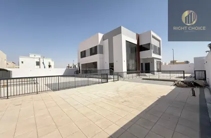 Villa - 4 Bedrooms - 7+ Bathrooms for rent in Shakhbout City - Abu Dhabi