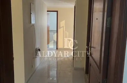 شقة - 2 غرف نوم - 2 حمامات للايجار في مساكن كورنيش عجمان - طريق كورنيش عجمان - عجمان