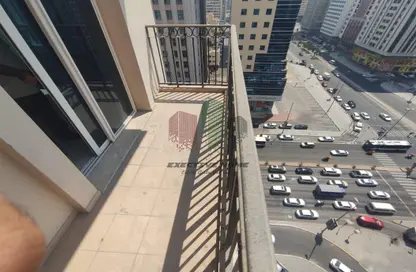 Balcony image for: Apartment - 2 Bedrooms - 4 Bathrooms for rent in Al Ghaith Tower - Hamdan Street - Abu Dhabi, Image 1