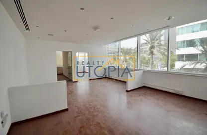 Office Space - Studio - 1 Bathroom for rent in Emaar Business Park Building 2 - Emaar Business Park - Sheikh Zayed Road - Dubai