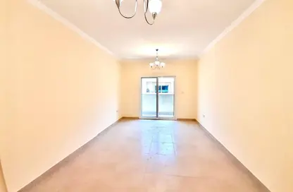 Apartment - 1 Bedroom - 2 Bathrooms for rent in Muwaileh 29 Building - Muwaileh - Sharjah