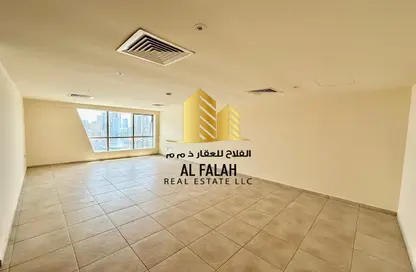 شقة - 3 غرف نوم - 4 حمامات للايجار في المجاز 2 - المجاز - الشارقة