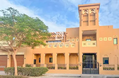 تاون هاوس - 6 غرف نوم - 6 حمامات للبيع في فيلات طراز دبي - القرية الشمالية - الفرجان - دبي