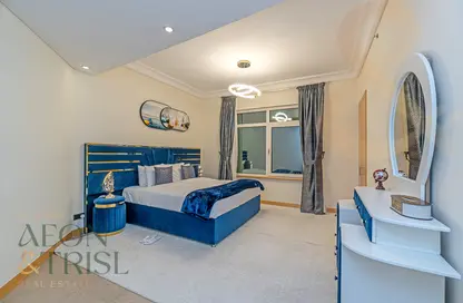 Room / Bedroom image for: Apartment - 3 Bedrooms - 4 Bathrooms for rent in Al Khushkar - Shoreline Apartments - Palm Jumeirah - Dubai, Image 1