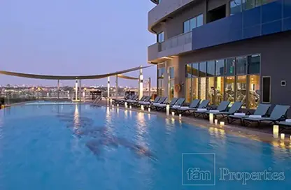 صورة لـ حوض سباحة شقة - غرفة نوم - 1 حمام للبيع في جولف فيتا أ - جولف فيتا - داماك هيلز - دبي ، صورة رقم 1