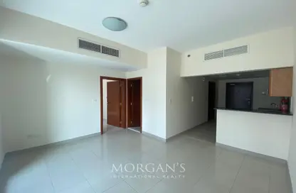 Apartment - 1 Bedroom - 2 Bathrooms for rent in Cricket Tower - Dubai Sports City - Dubai