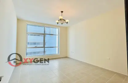 Empty Room image for: Apartment - 2 Bedrooms - 3 Bathrooms for rent in Al Jazeera Towers - Hamdan Street - Abu Dhabi, Image 1