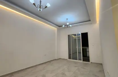 عمارة بالكامل - 8 غرف نوم - 8 حمامات للبيع في 3 المويهات - المويهات - عجمان