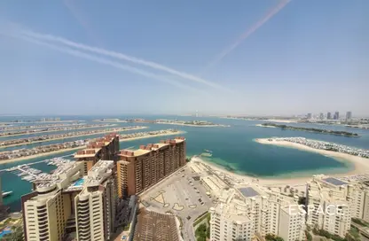 Apartment - Studio - 1 Bathroom for rent in The Palm Tower - Palm Jumeirah - Dubai