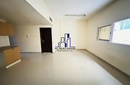 شقة - 1 حمام للايجار في طريق فاير ستاشن - مويلح - الشارقة