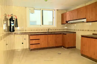 Apartment - 1 Bedroom - 2 Bathrooms for rent in Yasmeen Tower - Al Majaz 2 - Al Majaz - Sharjah