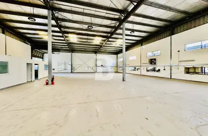 Warehouse - Studio for rent in Ras Al Khor Industrial - Ras Al Khor - Dubai
