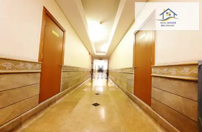 صورة لـ ردهة-ممر شقة - 4 غرف نوم - 6 حمامات للايجار في المعمورة - منطقة المرور - أبوظبي ، صورة رقم 1