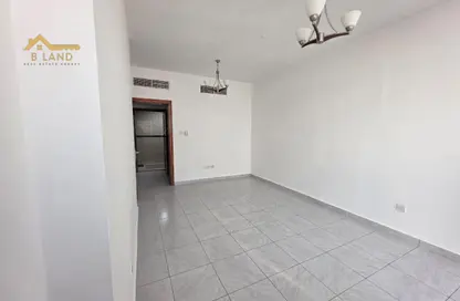 شقة - 2 غرف نوم - 2 حمامات للايجار في شارع زايد بن اسلم - أبو شغارة - الشارقة شقة - 2 غرف نوم - 2 حمامات للايجار في شارع زايد بن اسلم - أبو شغارة - الشارقة